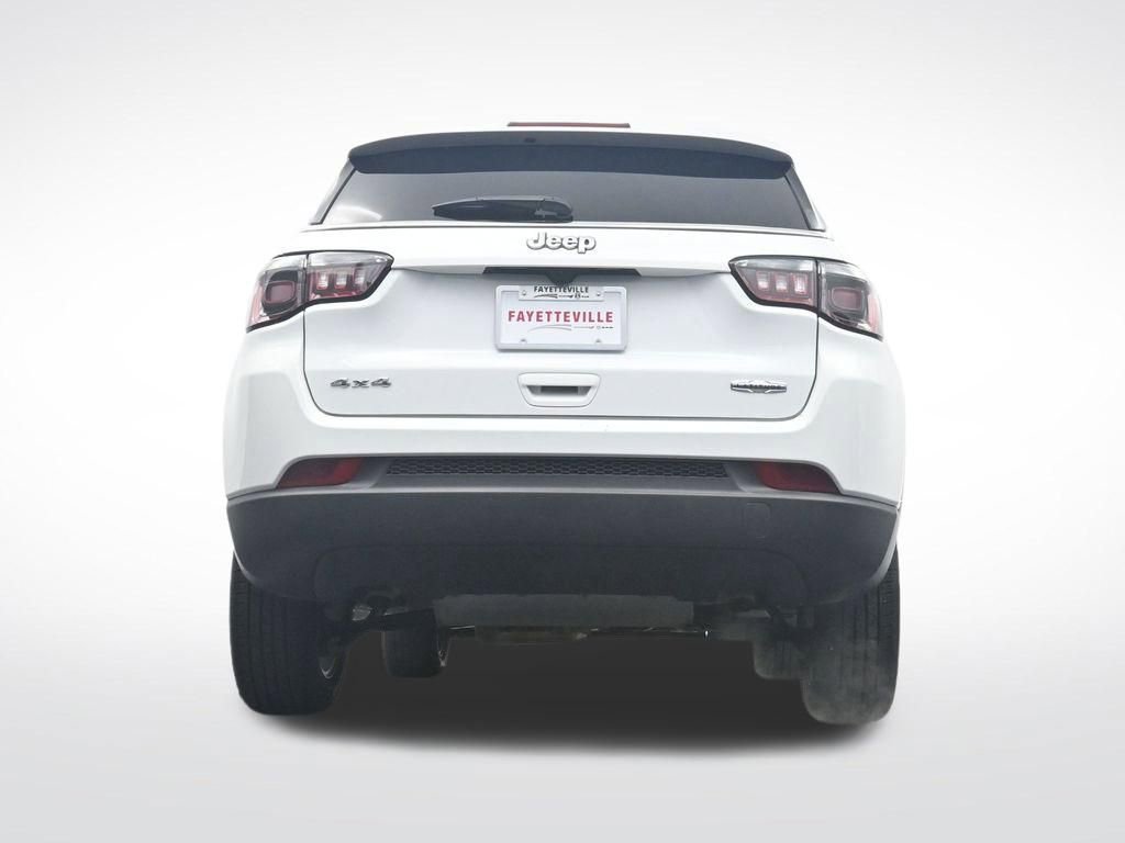 Used 2025 Jeep Compass Latitude image 35