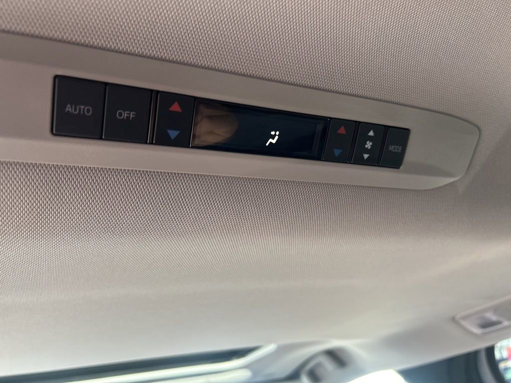 New 2026 Toyota Sienna XLE image 12