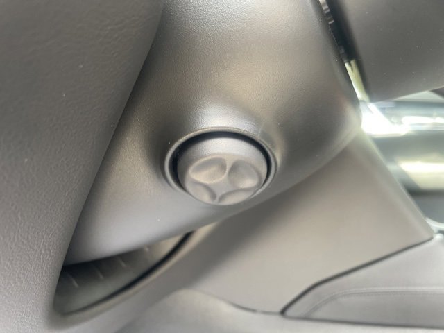 Used 2025 Cadillac XT5 Premium Luxury w/ Technology Package image 19