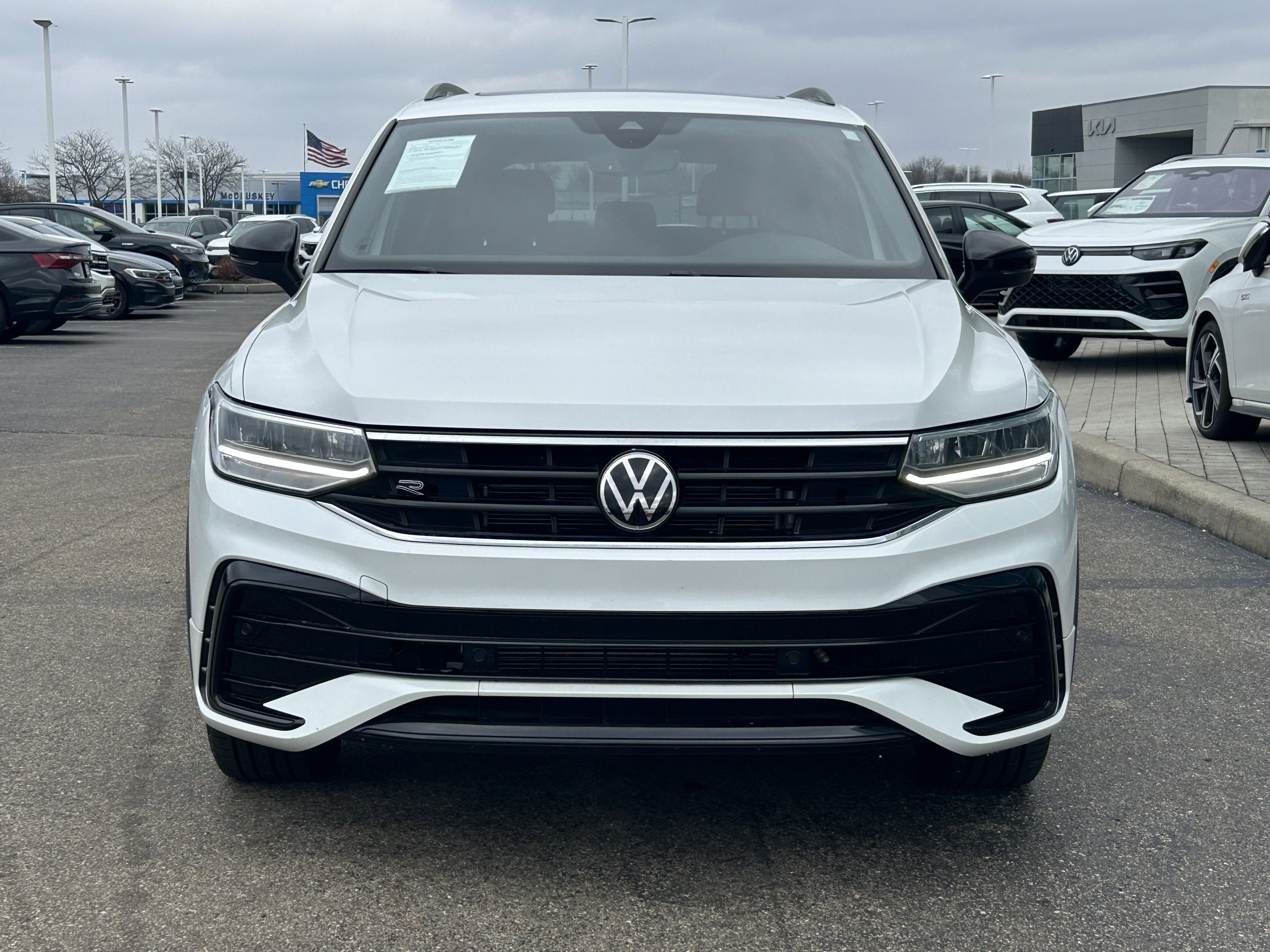 Certified 2022 Volkswagen Tiguan SE R-Line image 2