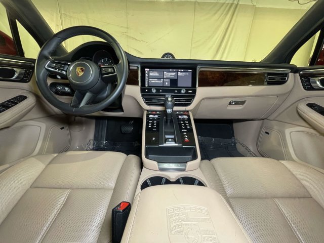 Certified 2022 Porsche Macan AWD/4WD image 24