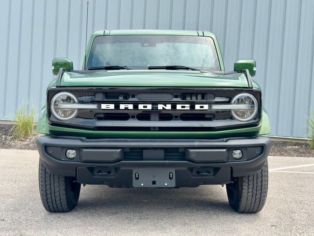 Used 2023 Ford Bronco Outer Banks AWD/4WD image 3
