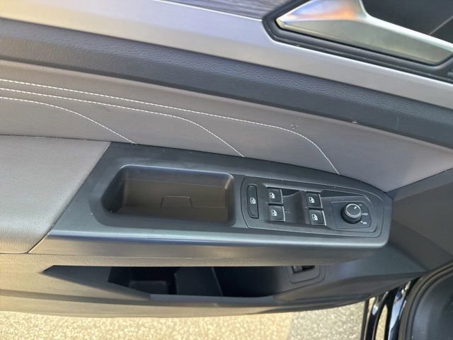 Used 2023 Volkswagen Atlas Cross Sport SE w/ Panoramic Sunroof Package AWD/4WD image 17