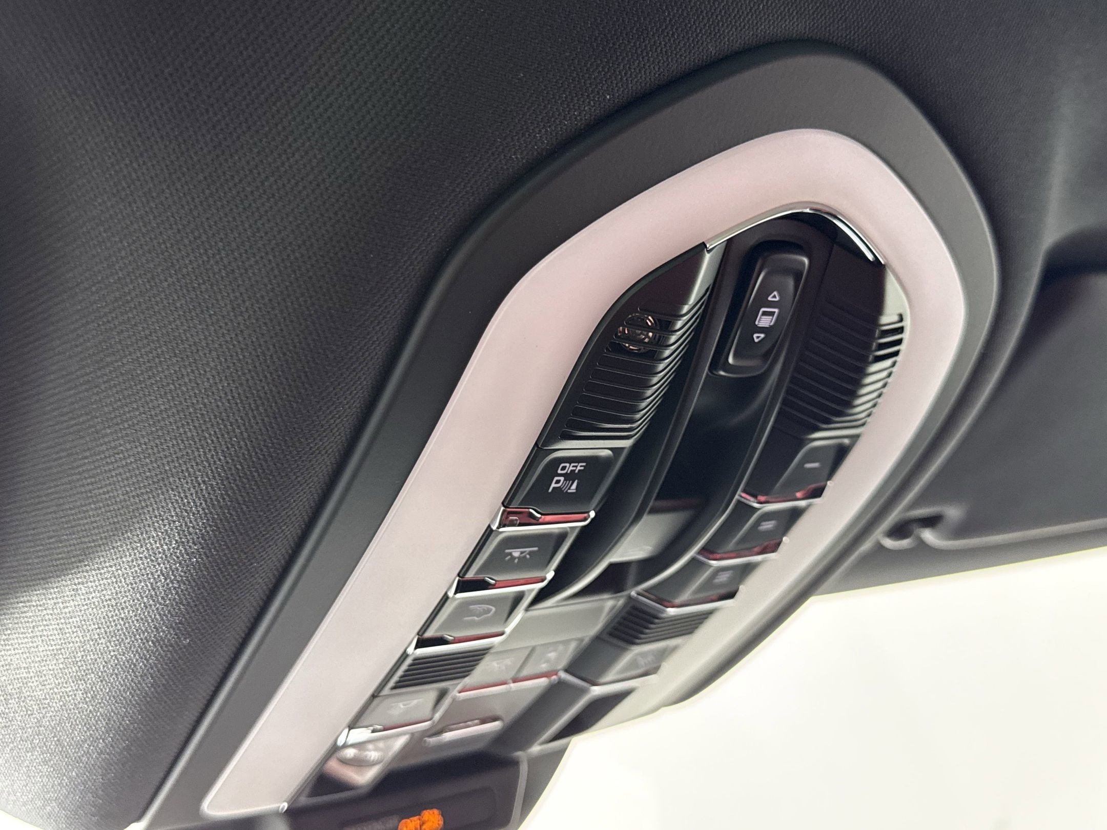 New 2025 Porsche Macan image 22