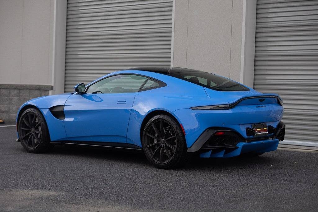 Used 2021 Aston Martin V8 Vantage Coupe RWD image 30