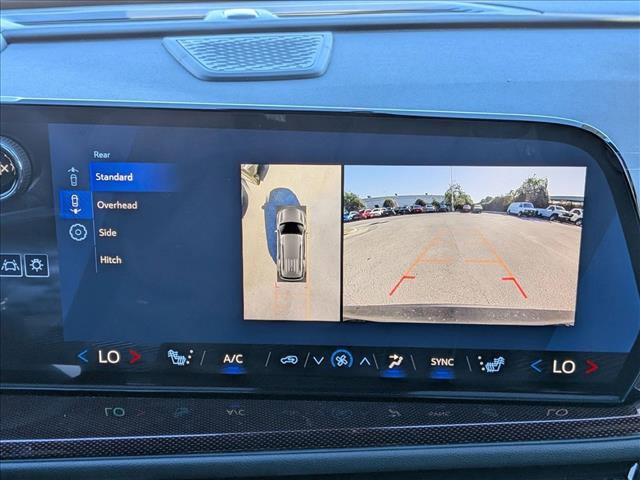 New 2026 Chevrolet Traverse Z71 w/ Enhanced Driving Package AWD/4WD image 11