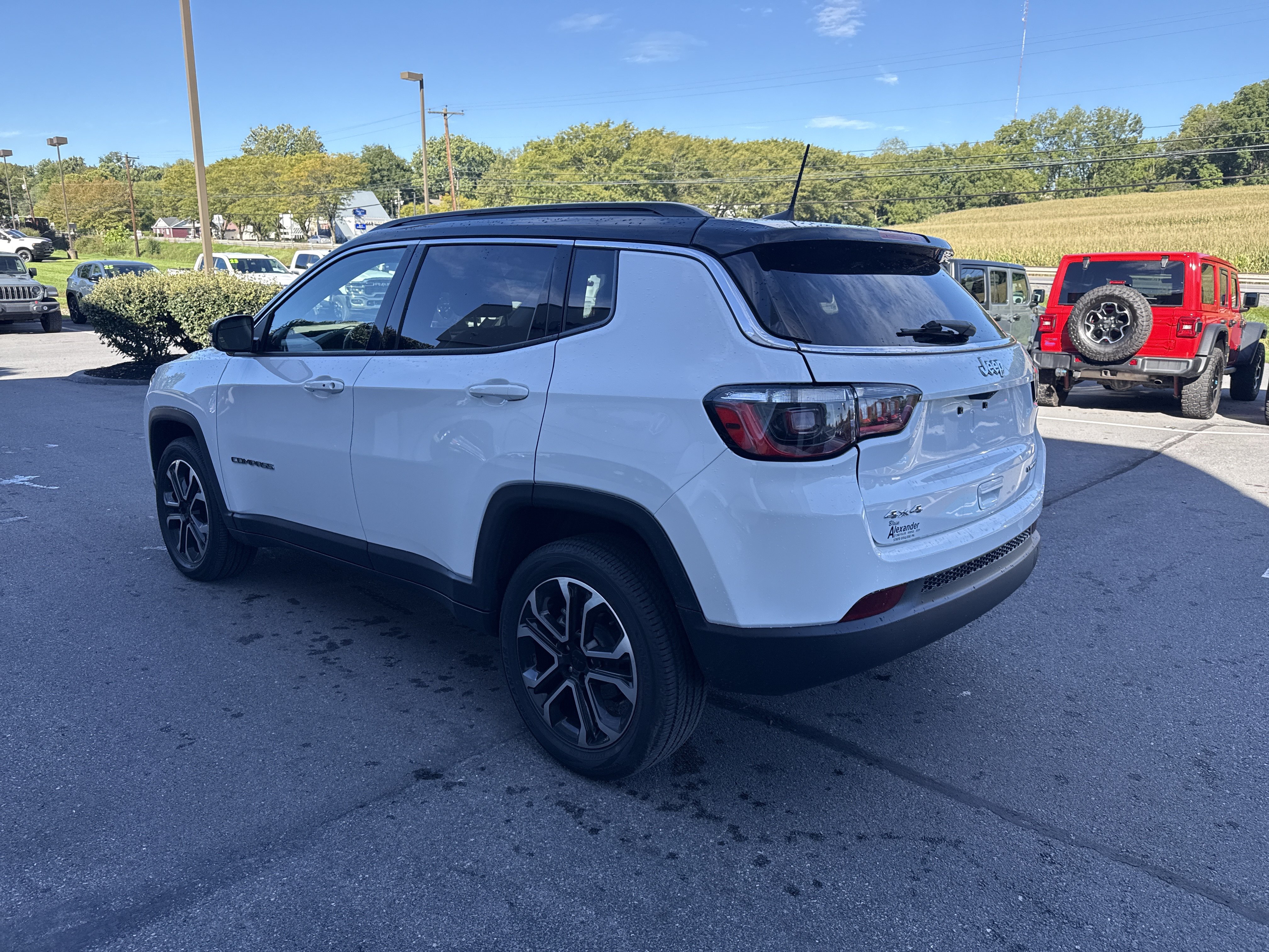 Used 2022 Jeep Compass Limited AWD/4WD image 6