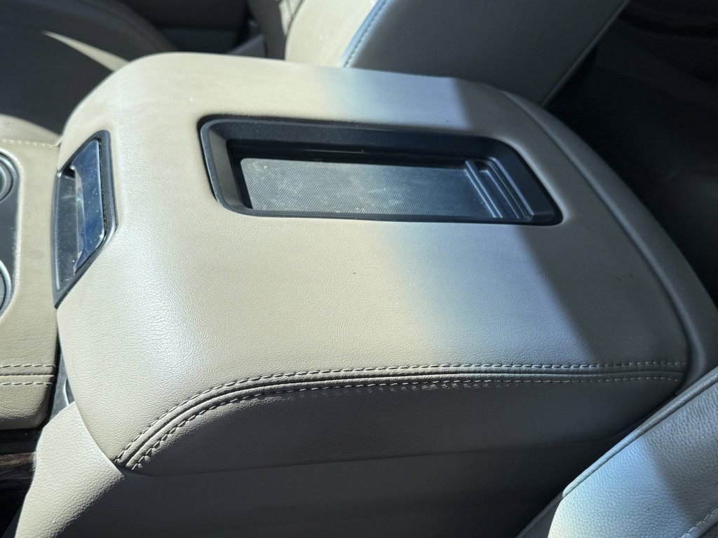 Used 2020 GMC Yukon XL SLT w/ Premium Edition image 32