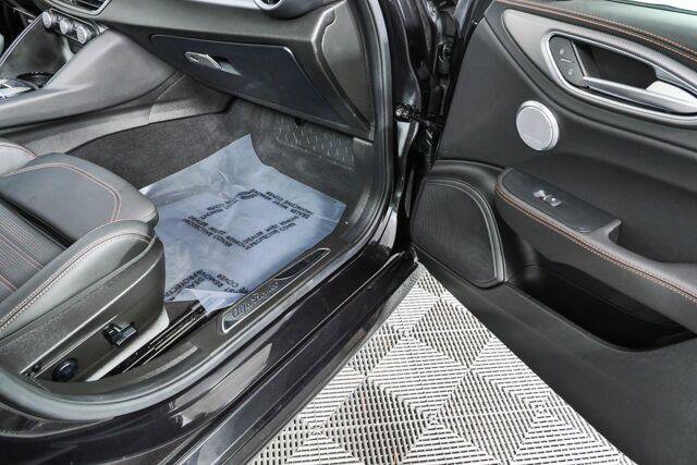 Used 2025 Alfa Romeo Giulia w/ Driving Assist Package RWD image 26