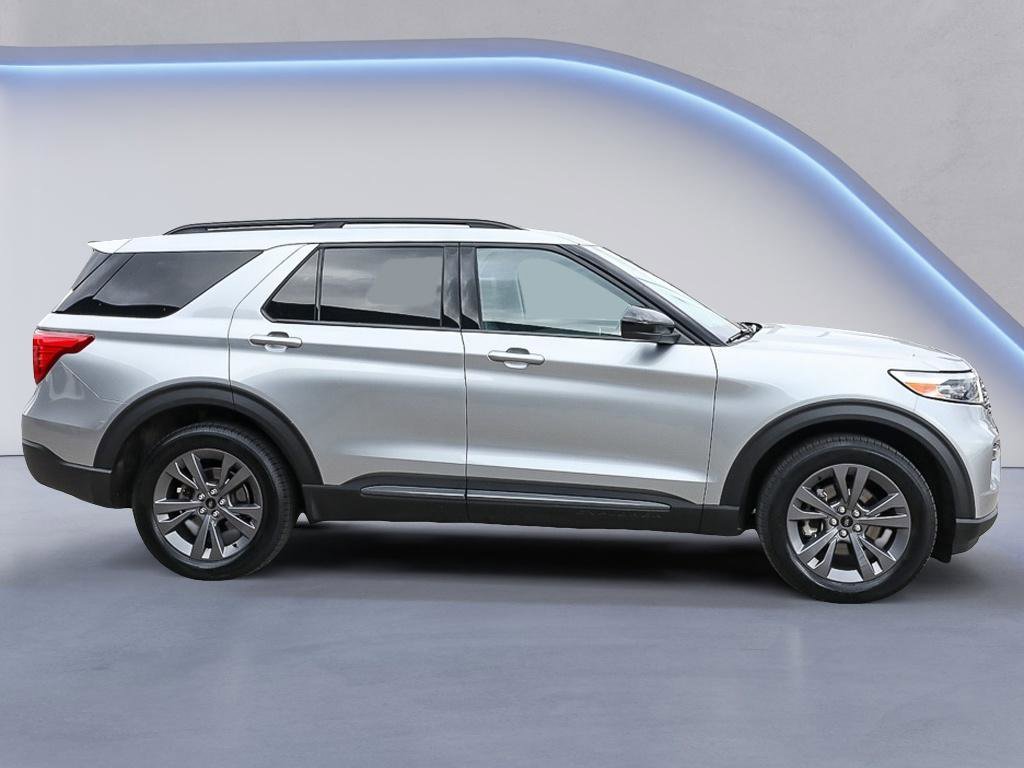 Used 2023 Ford Explorer XLT w/ Equipment Group 202A image 7
