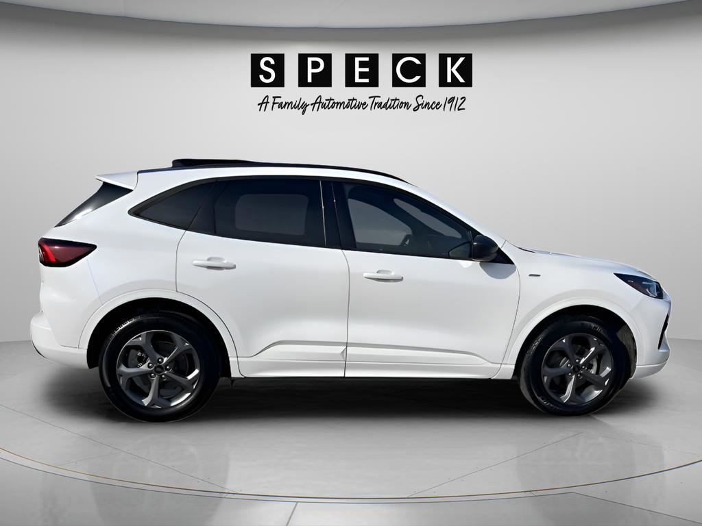 Used 2023 Ford Escape ST-Line w/ Tech Pack #1 AWD/4WD image 6