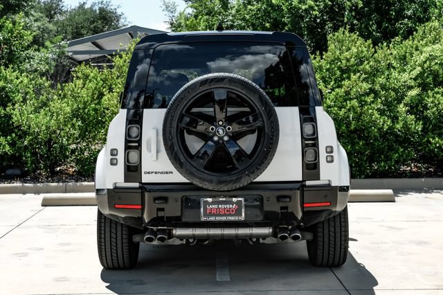 Used 2025 Land Rover Defender 110 V8 AWD/4WD image 11