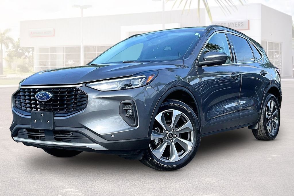 Used 2024 Ford Escape Platinum AWD/4WD image 29