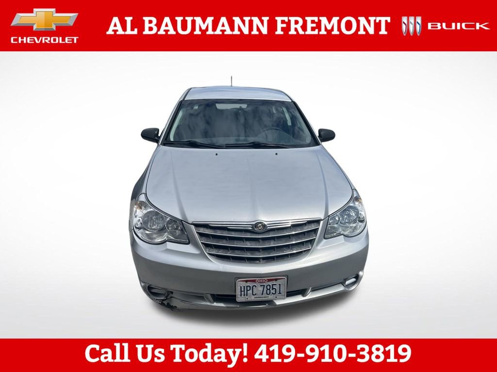 Used 2010 Chrysler Sebring Touring FWD image 2