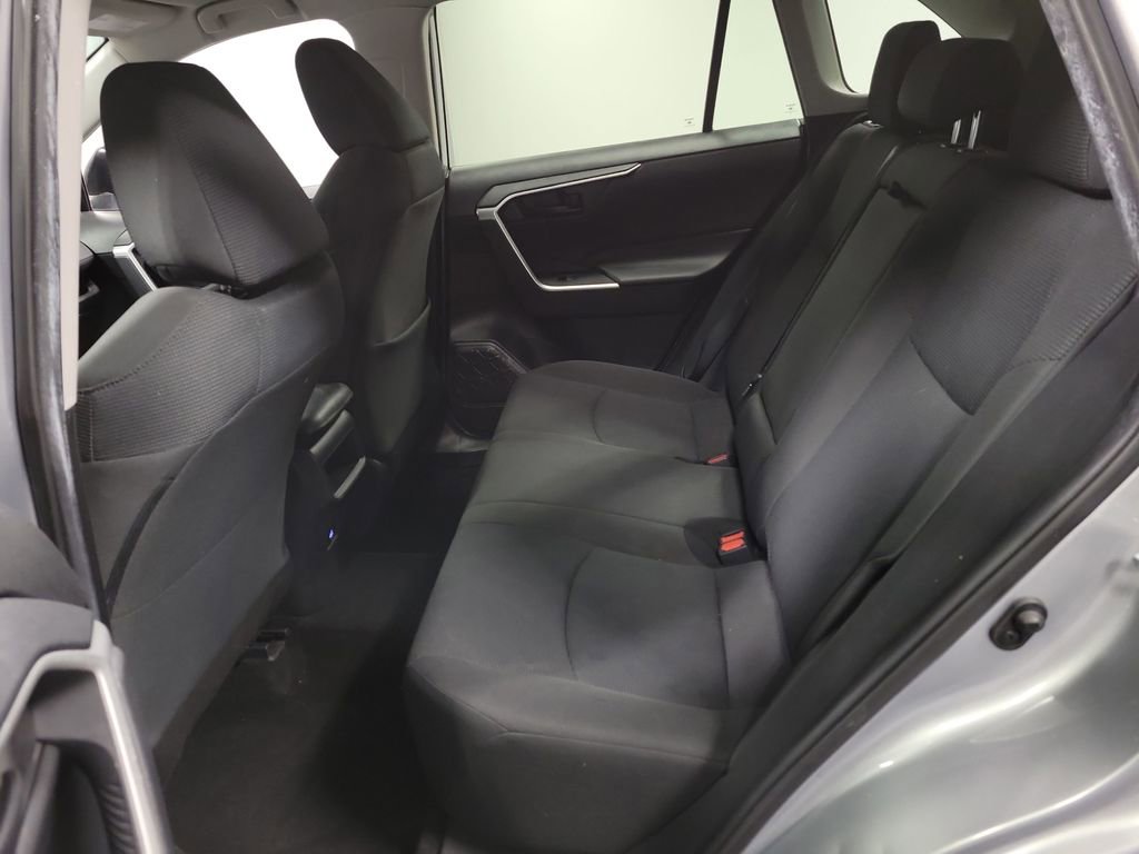 Used 2021 Toyota RAV4 LE image 23