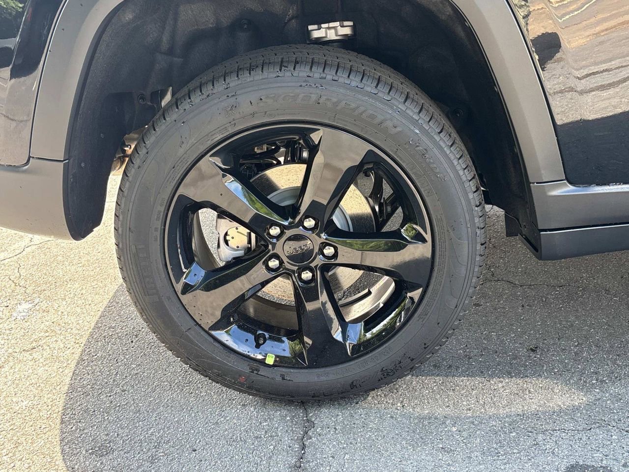 New 2025 Jeep Grand Cherokee Limited w/ Black Appearance Package image 41