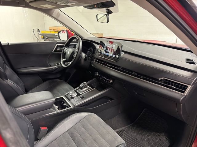 Used 2024 Mitsubishi Outlander SE image 21