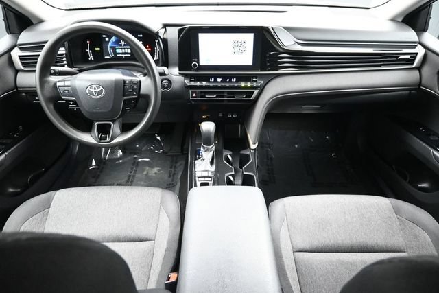Used 2025 Toyota Camry LE FWD image 11