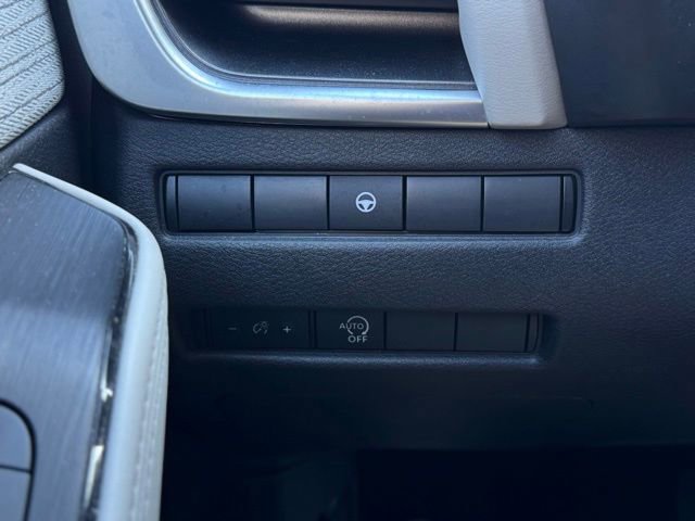 Used 2023 Nissan Rogue SV image 26