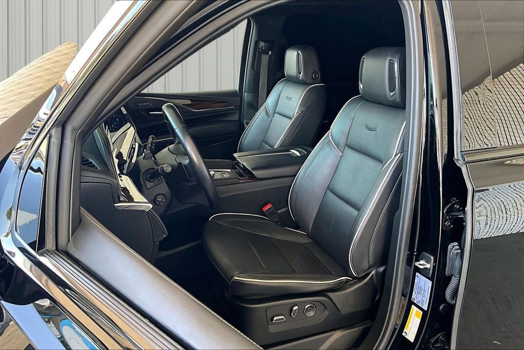 Used 2023 Cadillac Escalade Premium Luxury w/ Performance Package AWD/4WD image 15