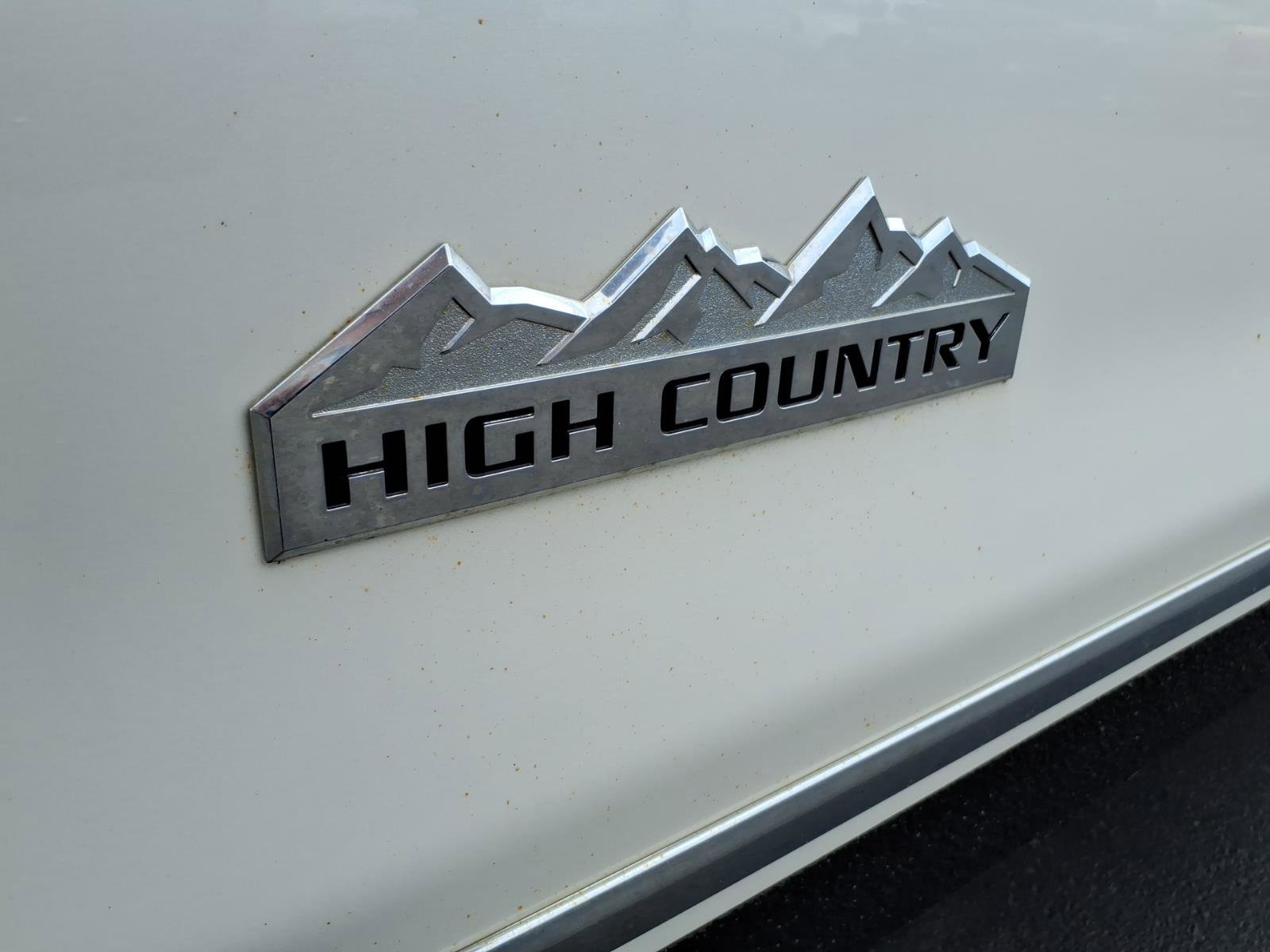 Used 2014 Chevrolet Silverado 1500 High Country w/ High Country Premium Package AWD/4WD image 2