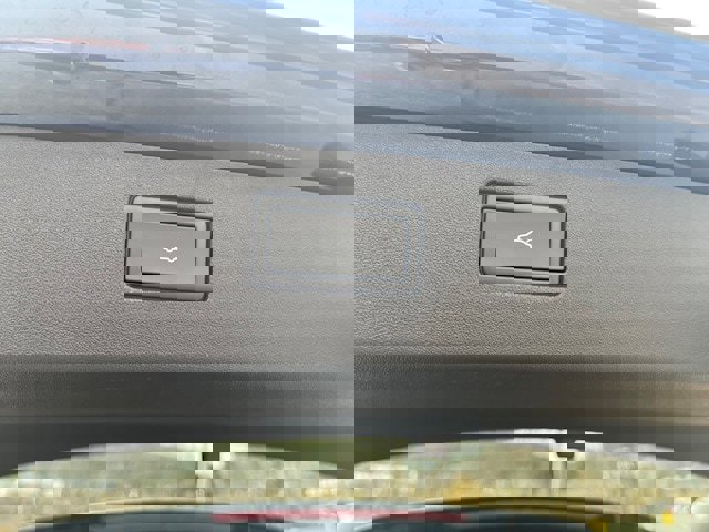 New 2025 Volkswagen Tiguan SE image 7