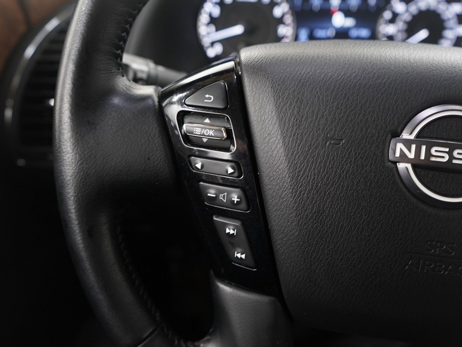 Used 2024 Nissan Armada SL image 29