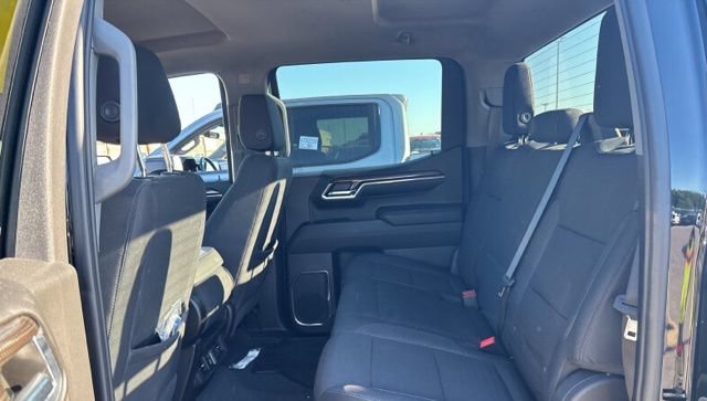 Used 2024 Chevrolet Silverado 1500 LT AWD/4WD image 7