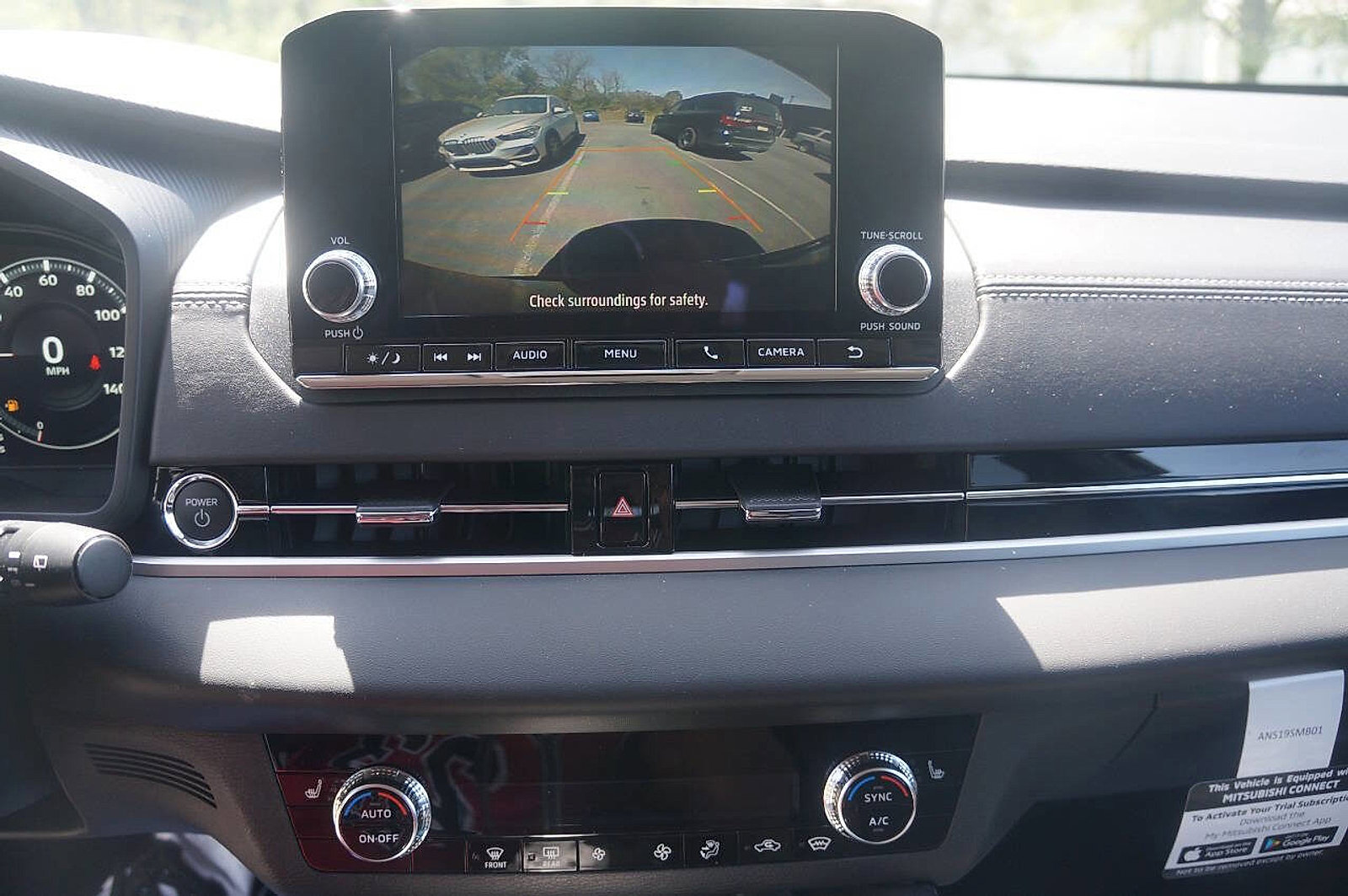 New 2025 Mitsubishi Outlander ES image 13