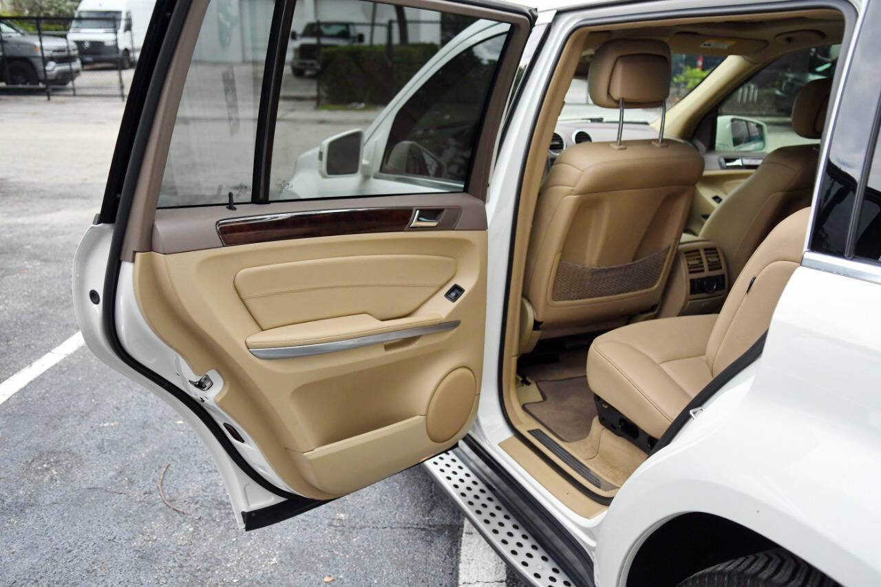 Used 2011 Mercedes-Benz GL 450 4MATIC image 13