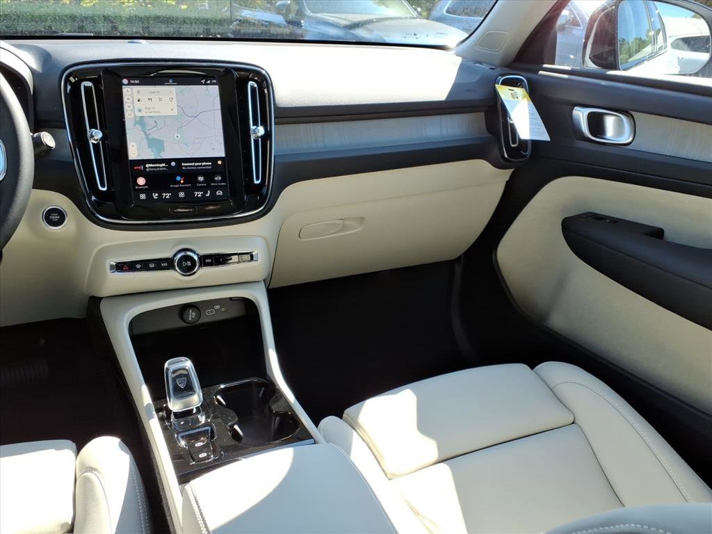 New 2026 Volvo XC40 B5 Plus w/ Protection Package Premier AWD/4WD image 10