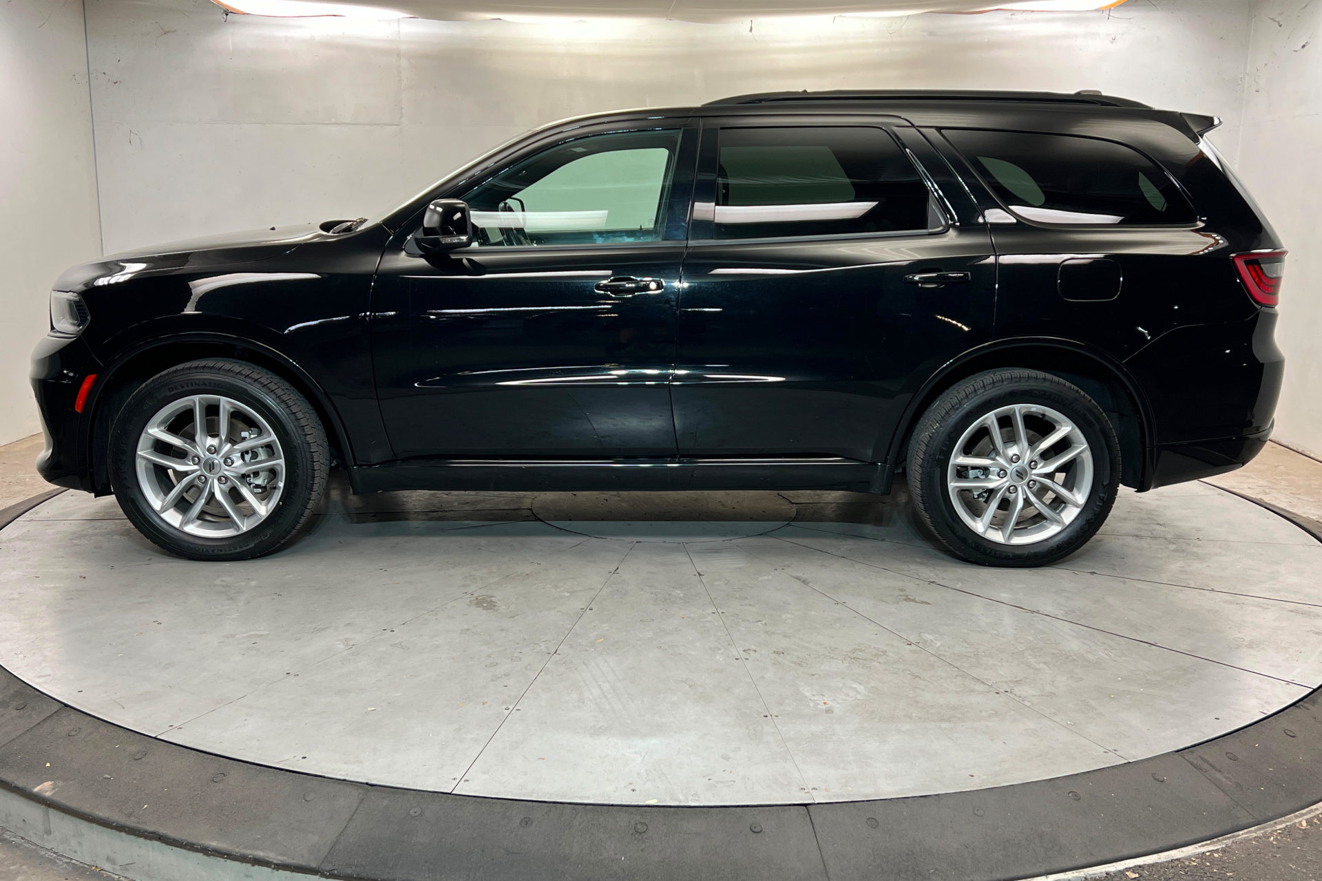 Used 2024 Dodge Durango GT AWD/4WD image 2