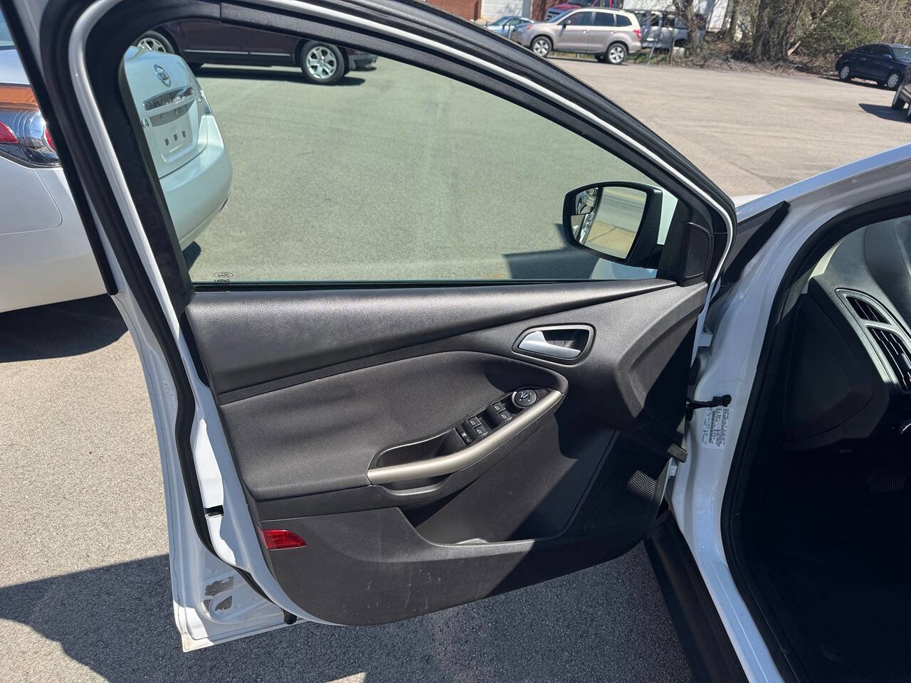 Used 2012 Ford Focus SEL image 9