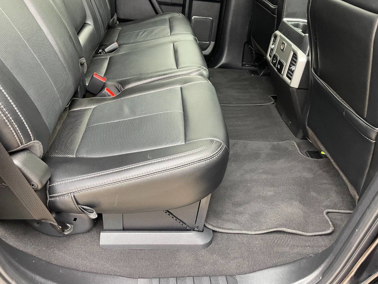 Used 2021 Ford F250 Lariat w/ Lariat Ultimate Package image 27