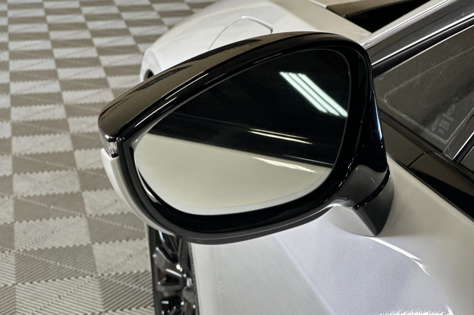 Used 2020 BMW i8 Coupe image 57