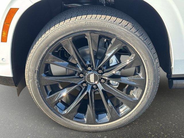 New 2026 Cadillac Escalade ESV Platinum Sport w/ LPO, ONYX Package AWD/4WD image 10