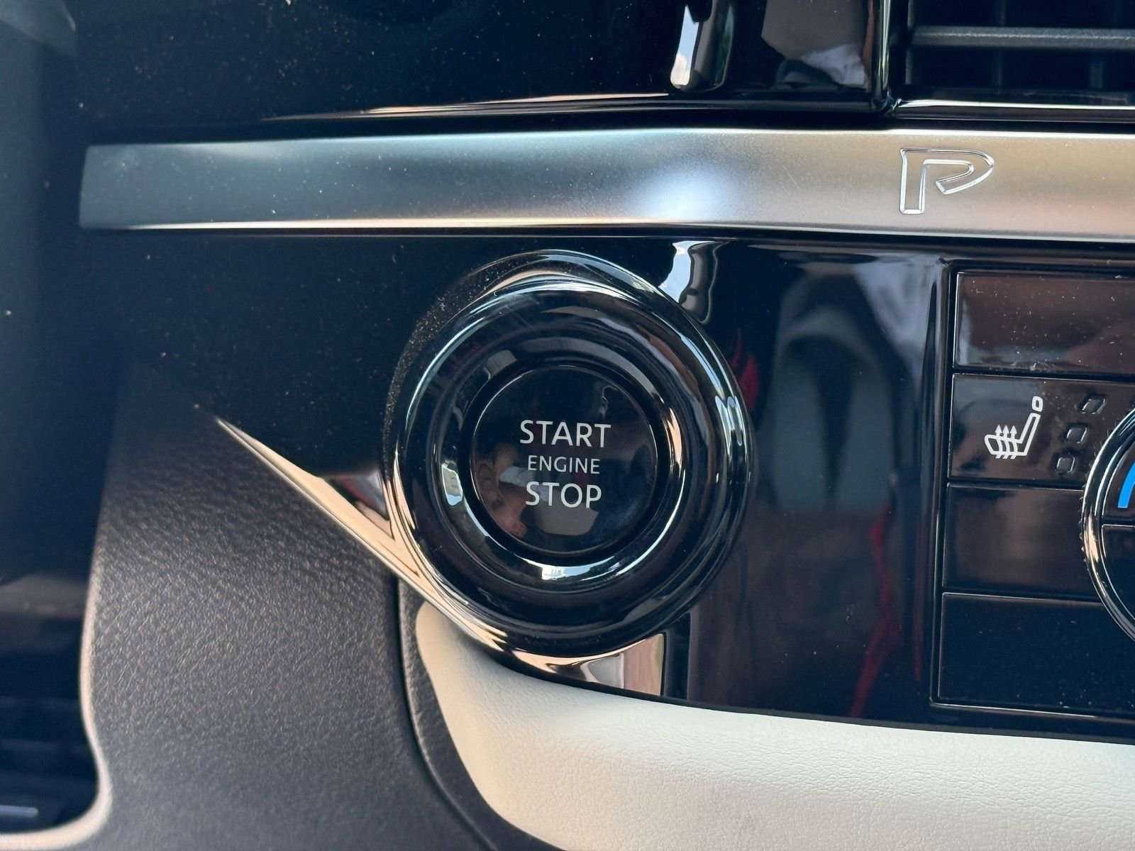 New 2026 Nissan Pathfinder SL FWD image 25