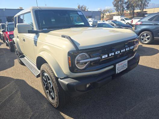 Used 2025 Ford Bronco Outer Banks AWD/4WD image 3