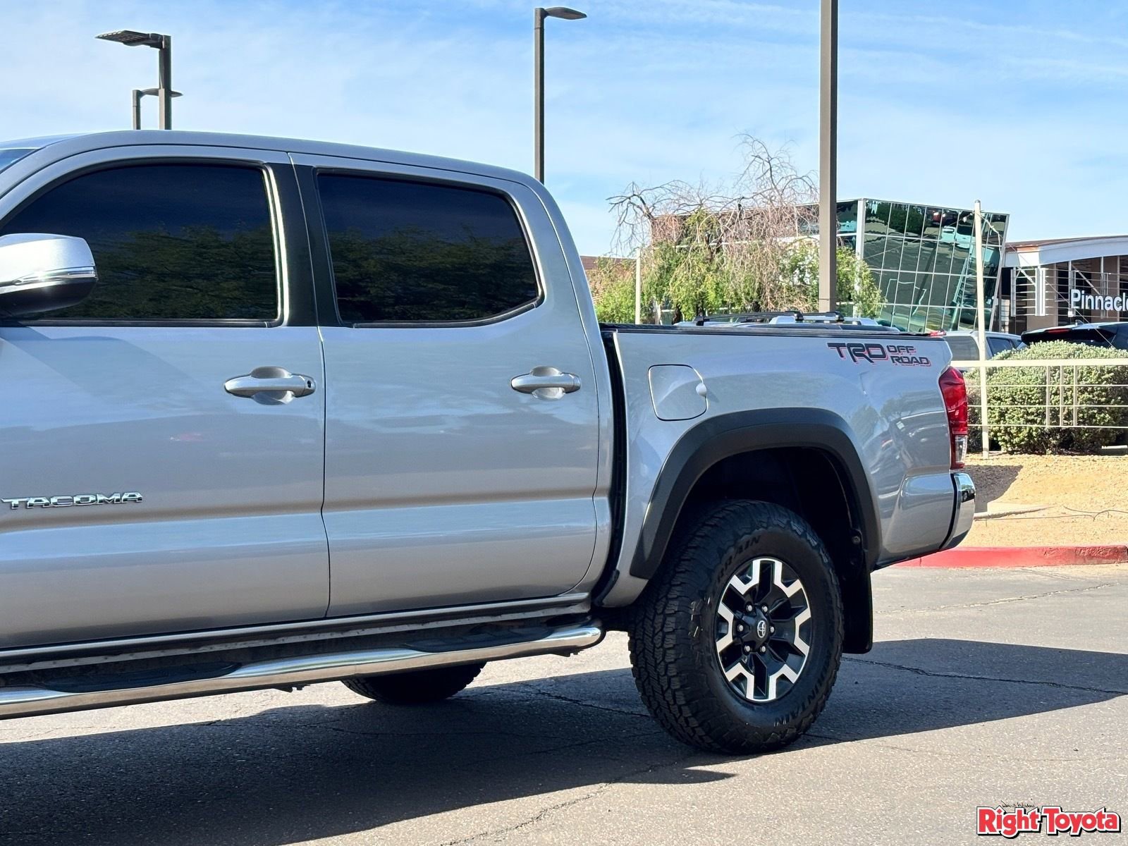 Certified 2016 Toyota Tacoma TRD Off-Road w/ Towing Package RWD image 9