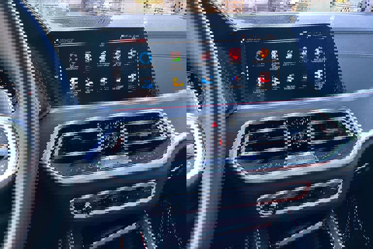 Used 2022 BMW X7 xDrive40i w/ M Sport Package image 9