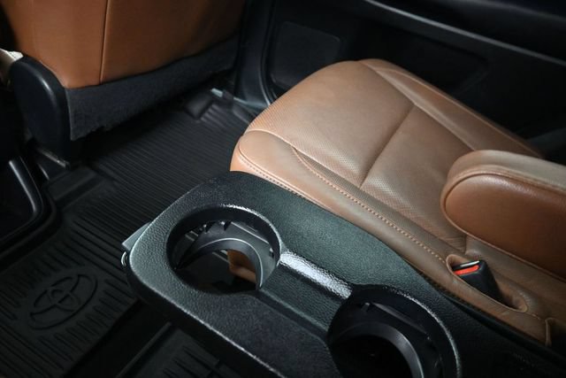 Used 2019 Toyota Highlander Limited FWD image 21