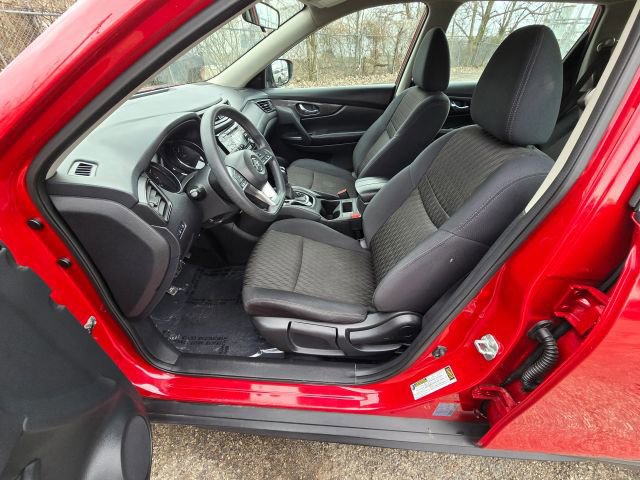 Used 2017 Nissan Rogue S image 9