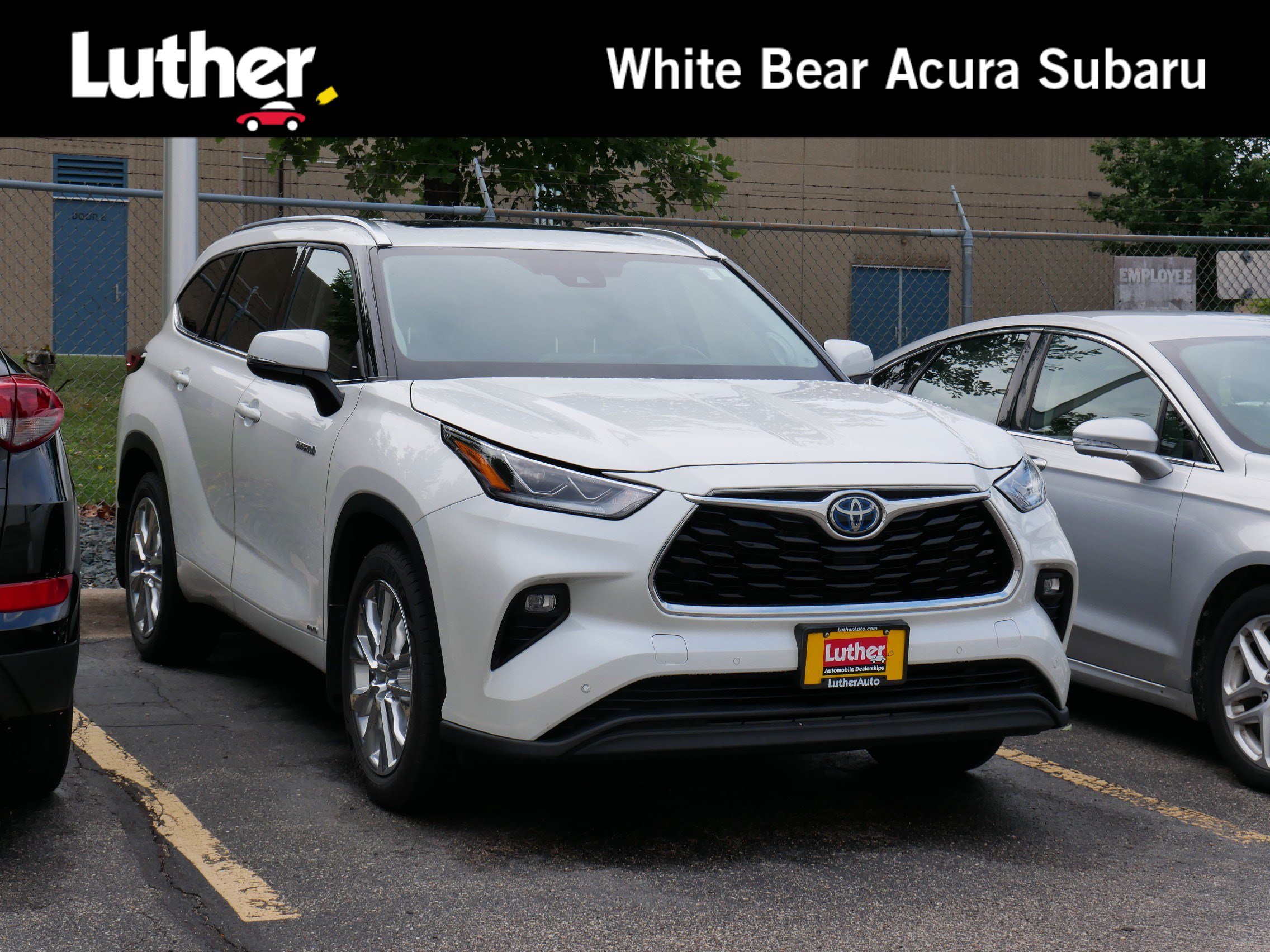 Used 2021 Toyota Highlander Limited AWD/4WD image 1