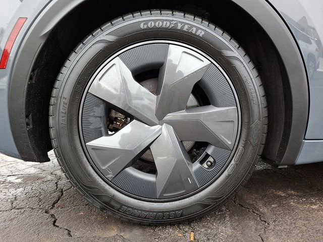 Used 2024 Toyota Prius LE image 9