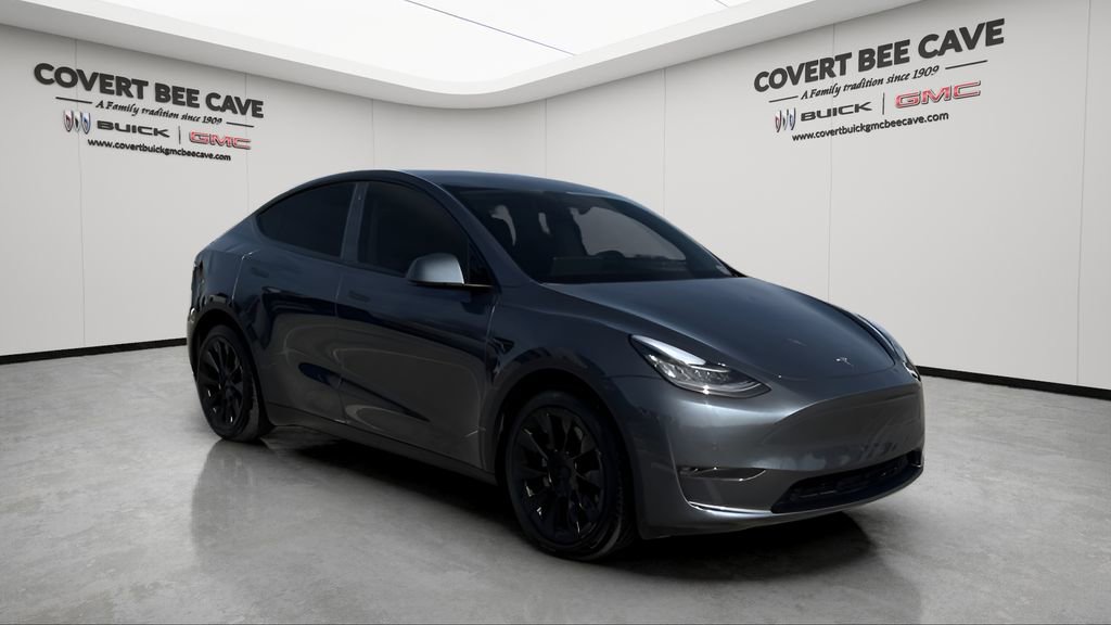 Used 2022 Tesla Model Y Long Range image 1