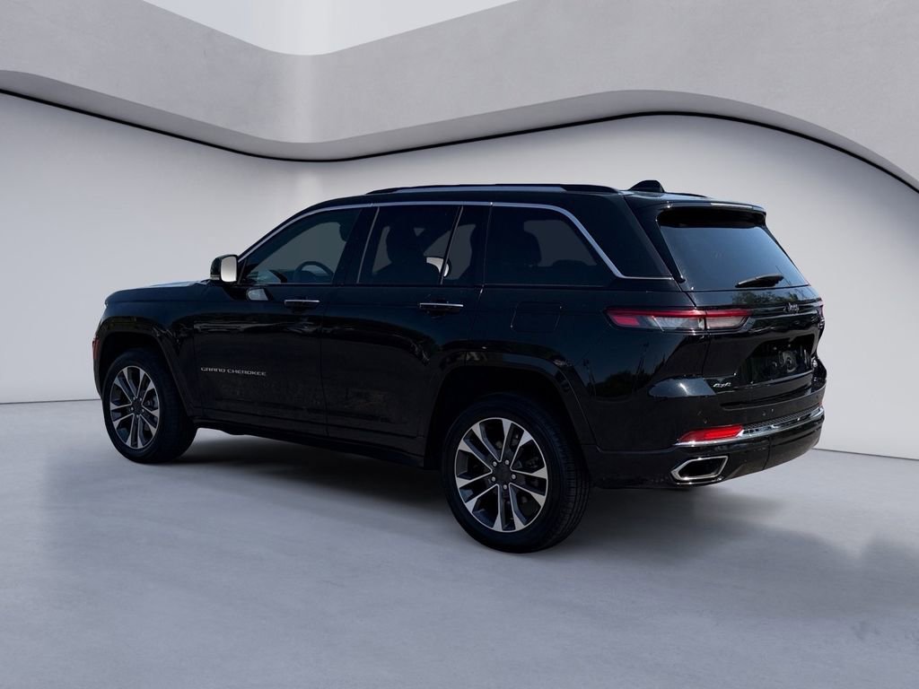 Used 2023 Jeep Grand Cherokee Overland AWD/4WD video 3