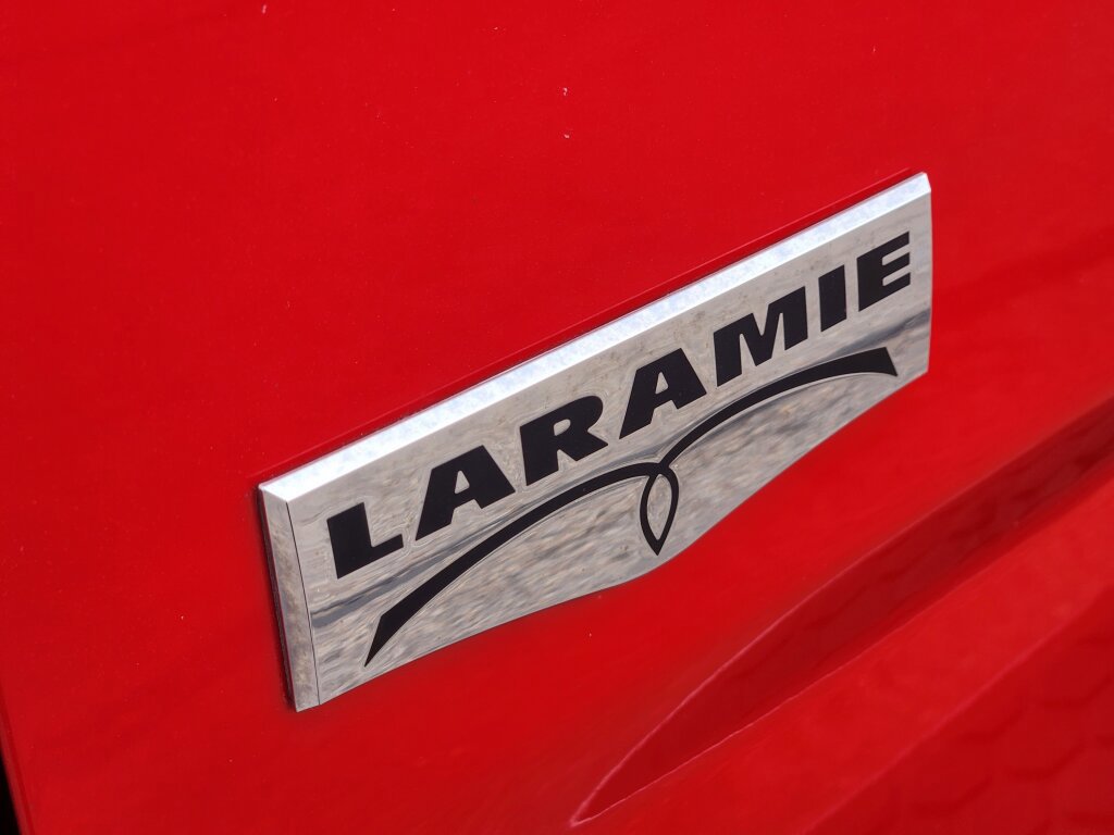 Used 2015 RAM 1500 Laramie w/ Convenience Group AWD/4WD image 11