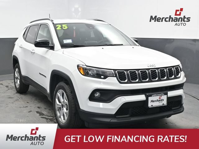 Used 2025 Jeep Compass Latitude AWD/4WD image 1