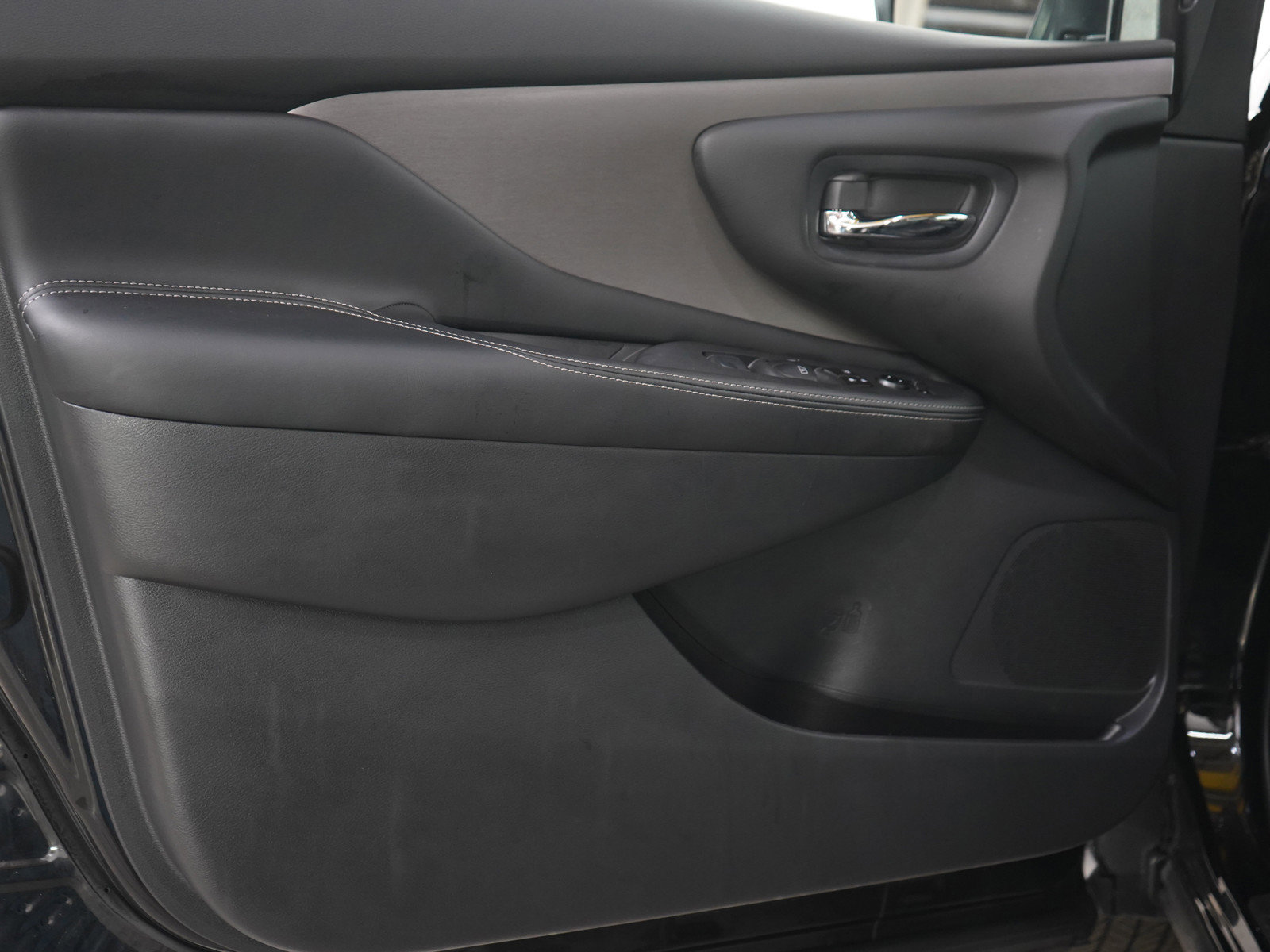 Used 2024 Nissan Murano SV w/ SV Midnight Edition Package AWD/4WD image 19