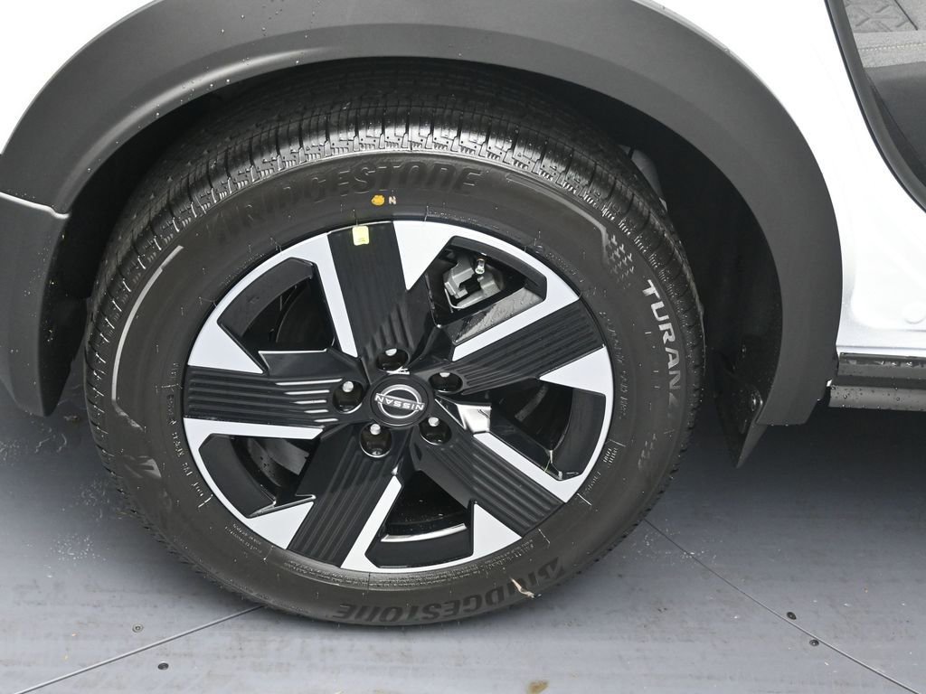 New 2026 Nissan Kicks SV w/ SV Premium Package AWD/4WD image 5